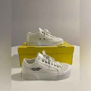 Marc Jacobs White Canvas The Sneaker